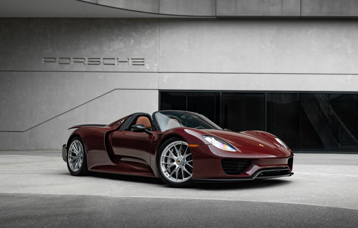1:43 MakeUp VenomModel Exclusive Edition Porsche 918 Spyder Weissach Package Burgundy Red
