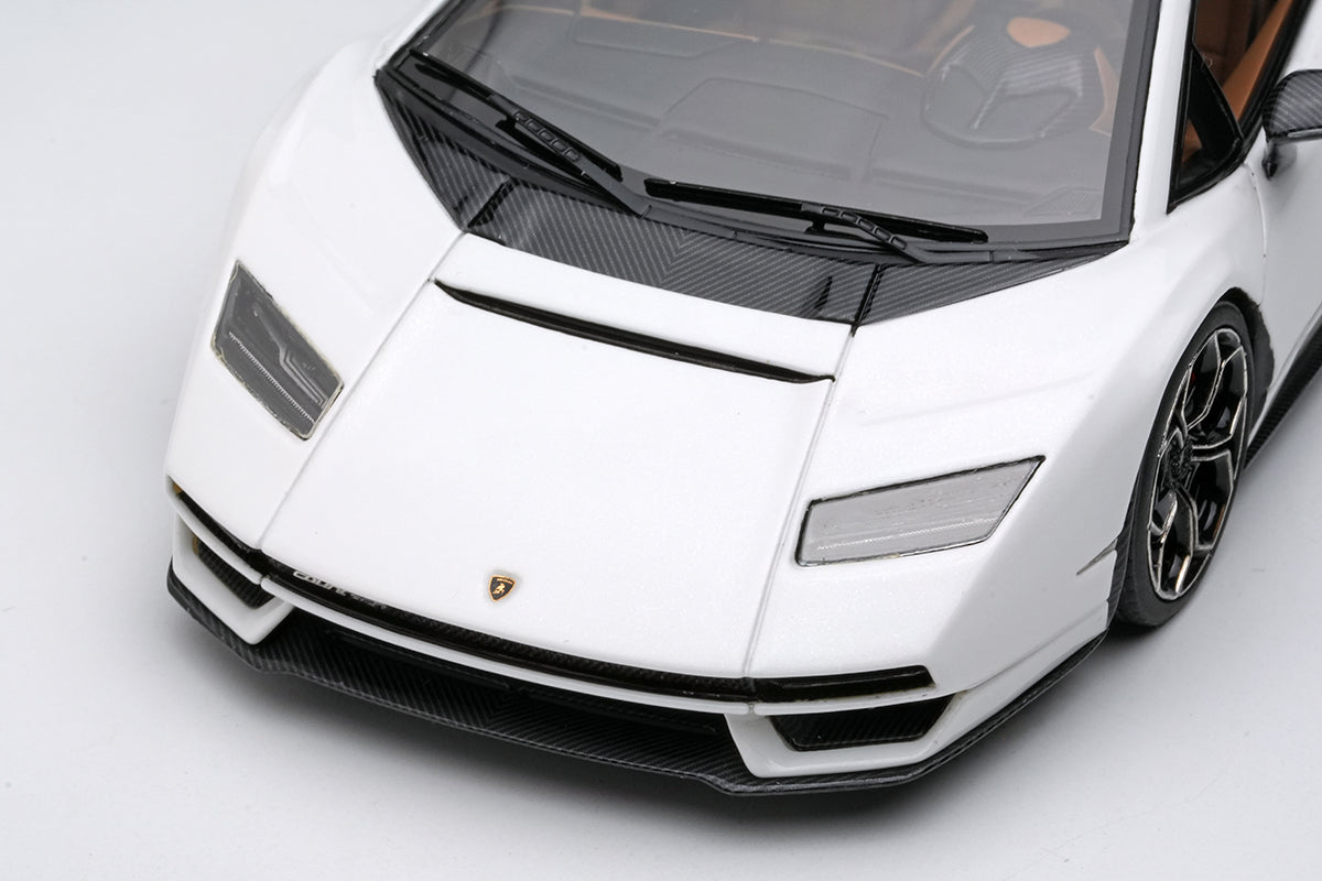Pre-Order 1:43 MakeUp Lamborghini Countach LPI800-4 EM740