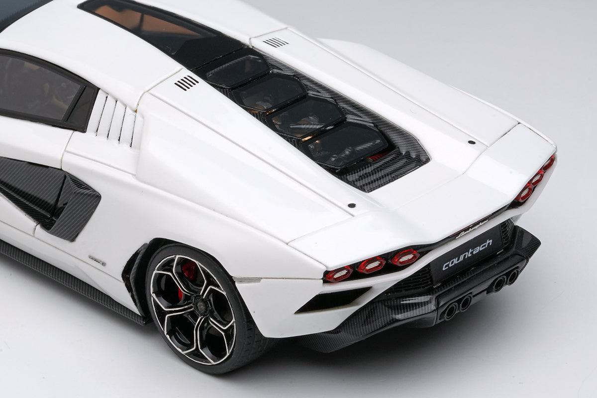 Pre-Order 1:43 MakeUp Lamborghini Countach LPI800-4 EM740