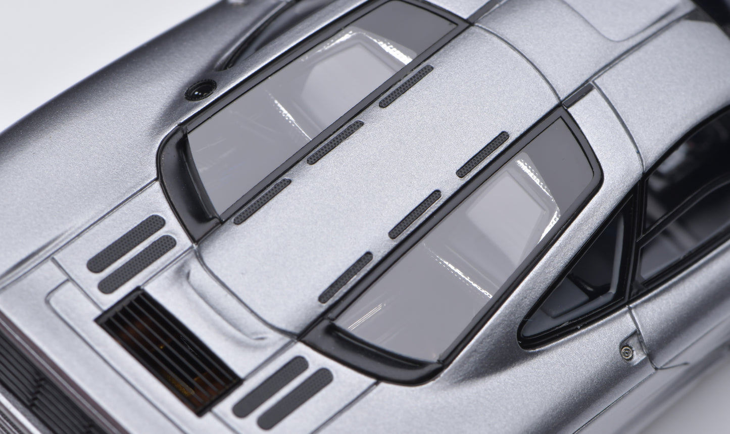 1:43 MakeUp McLaren F1 Roadcar 1994 EM748A