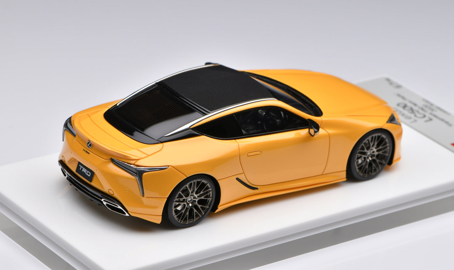 1:43 MakeUp Lexus LC500"TRD Aero Package"EM617B Naples Yellow ContrastLayening