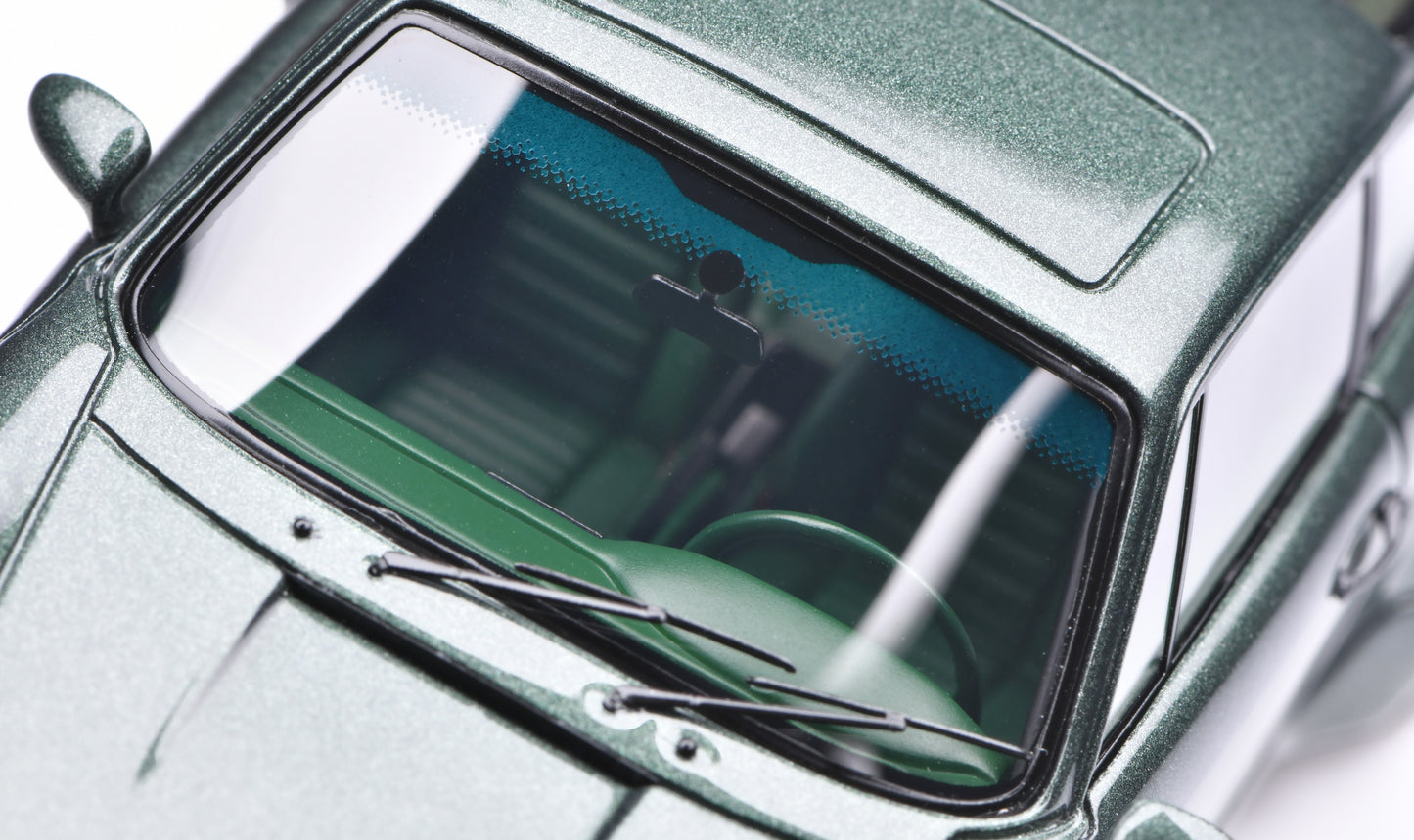 1:43 MakeUp Porsche 911(964)Turbo 3.6 Oak Green Metallic VM158J