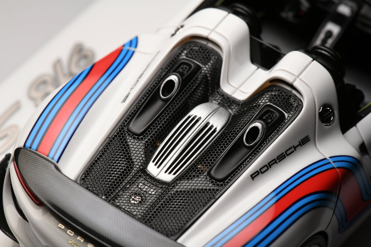 1:43 MakeUp Porsche 918 Spyder Weissach Package 2011 Martini Stripe EM569A