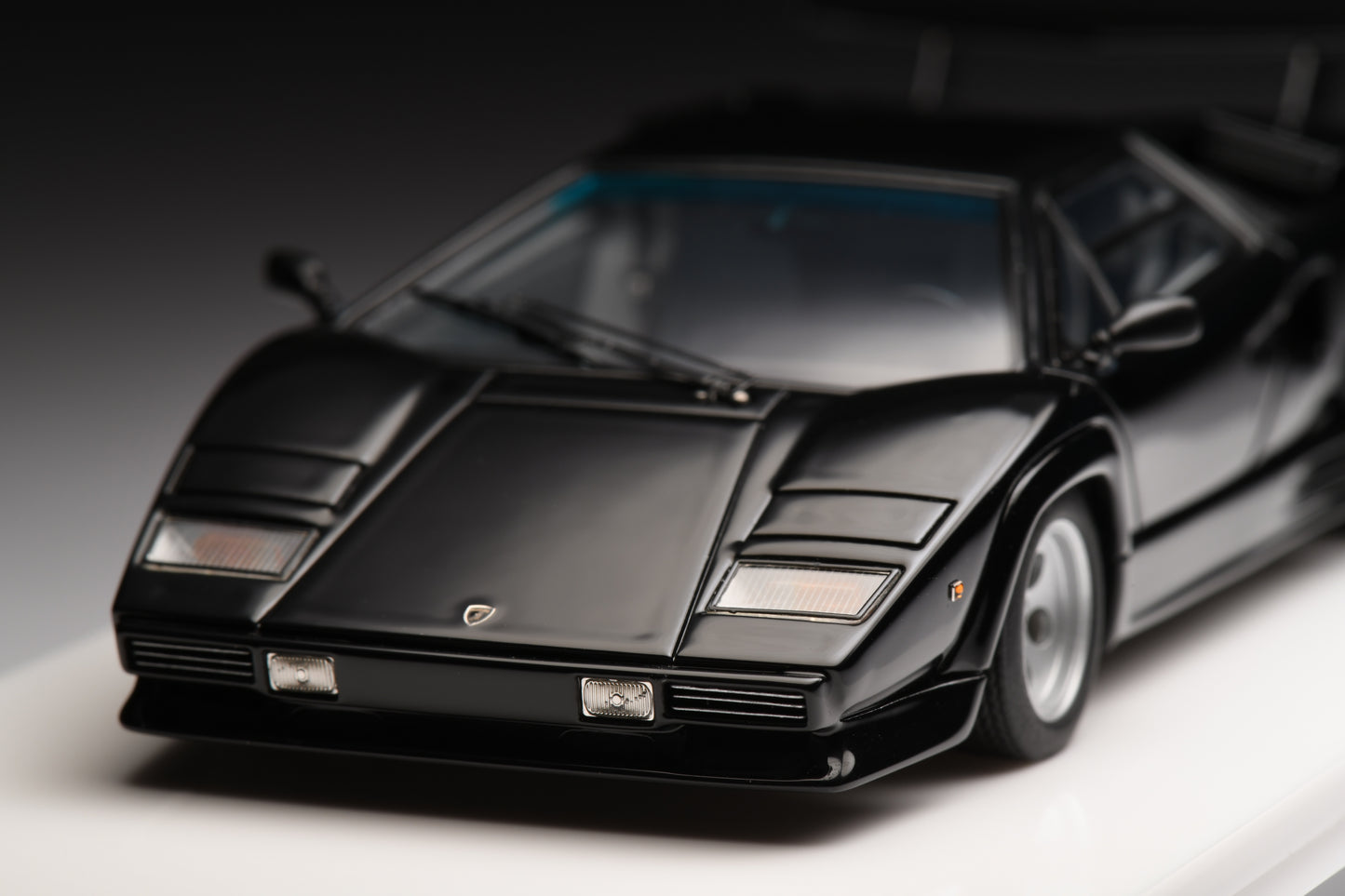 1:43 MakeUp Lamborghini Countach LP5000 QV 1988 with Rear wing EM652G Limited 50 pcs