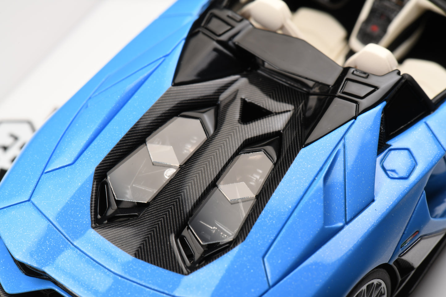 1:43 MakeUp Lamborghini Aventador LP780-4 Ultimae Roadster -Tribute Miura Roadster- 2022 EM701