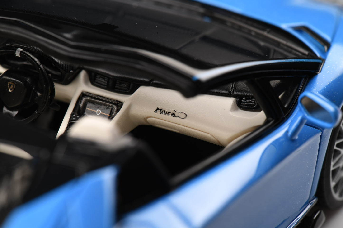 1:43 MakeUp Lamborghini Aventador LP780-4 Ultimae Roadster -Tribute Miura Roadster- 2022 EM701