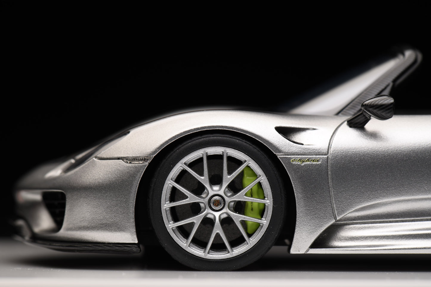 1:43 MakeUp Porsche 918 Spyder weissach package 2011 GT Silver EM569B