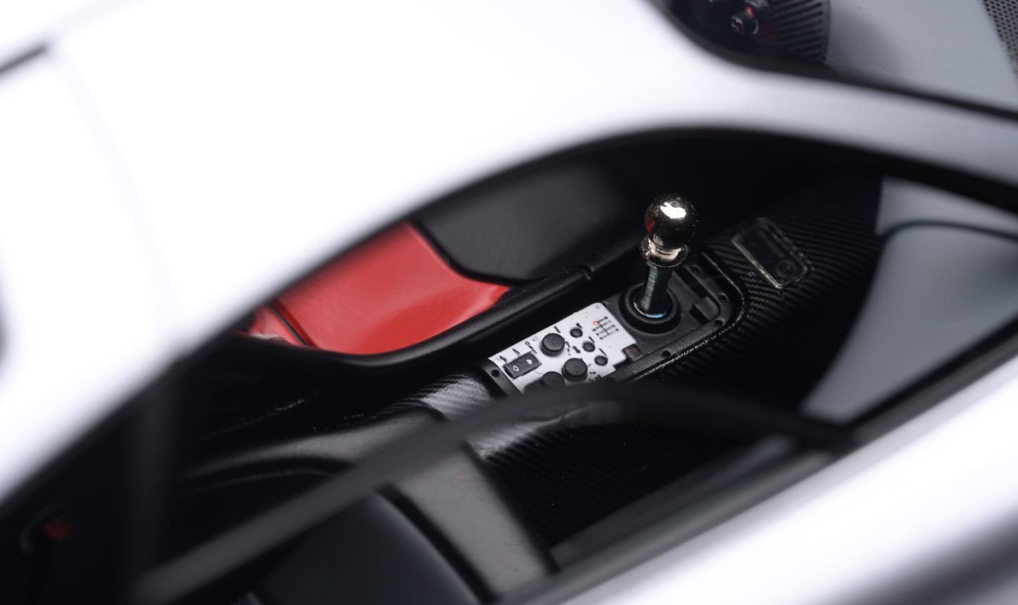 1:18 MakeUp McLaren F1 Road Car Magnesium Silver EML073A