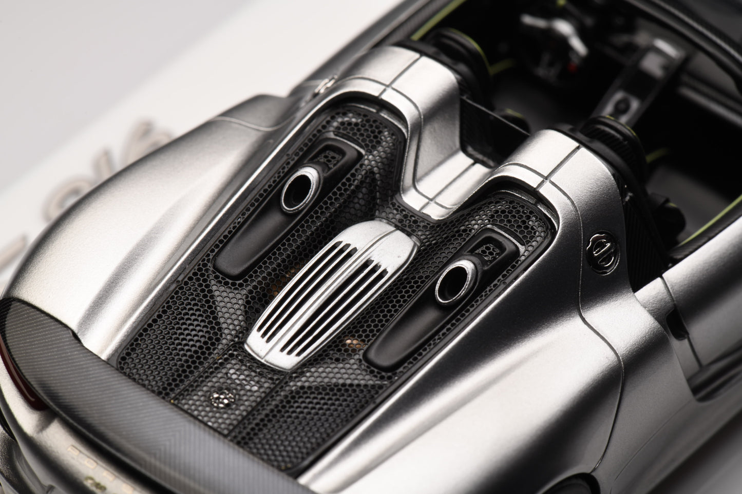 1:43 MakeUp Porsche 918 Spyder weissach package 2011 GT Silver EM569B