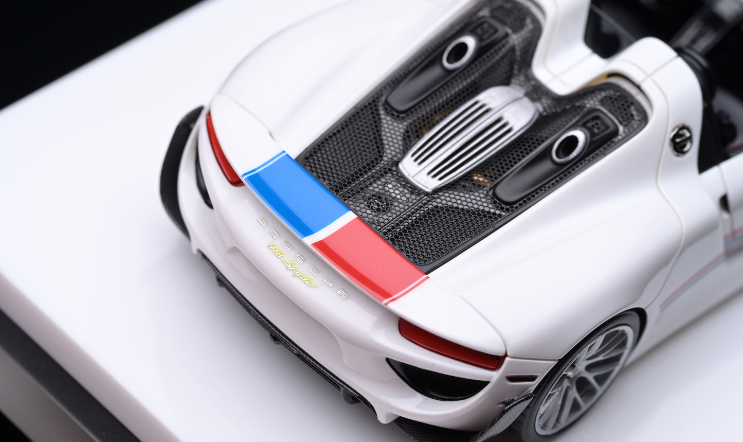 1:43 MakeUp "The Brumos Collection" X VenomModel Exclusive Edition Porsche 918 Spyder Weissach Package EM569VM