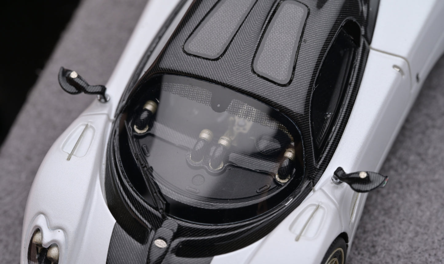 1:64 Figart Pagani Utopia Bianco Benny LG64001F