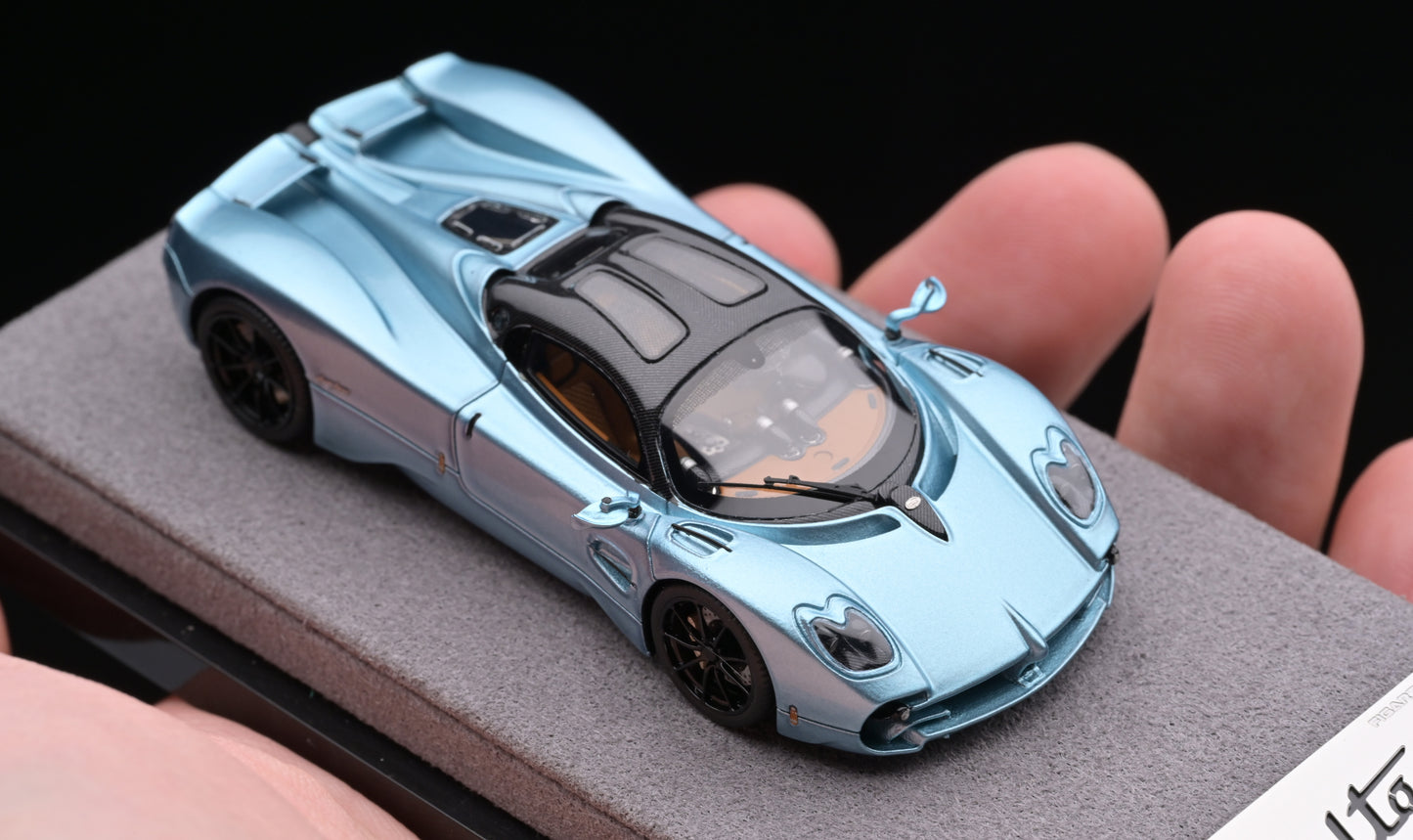 1:64 Figart Pagani Utopia Azzurro Sardegna LG64001C