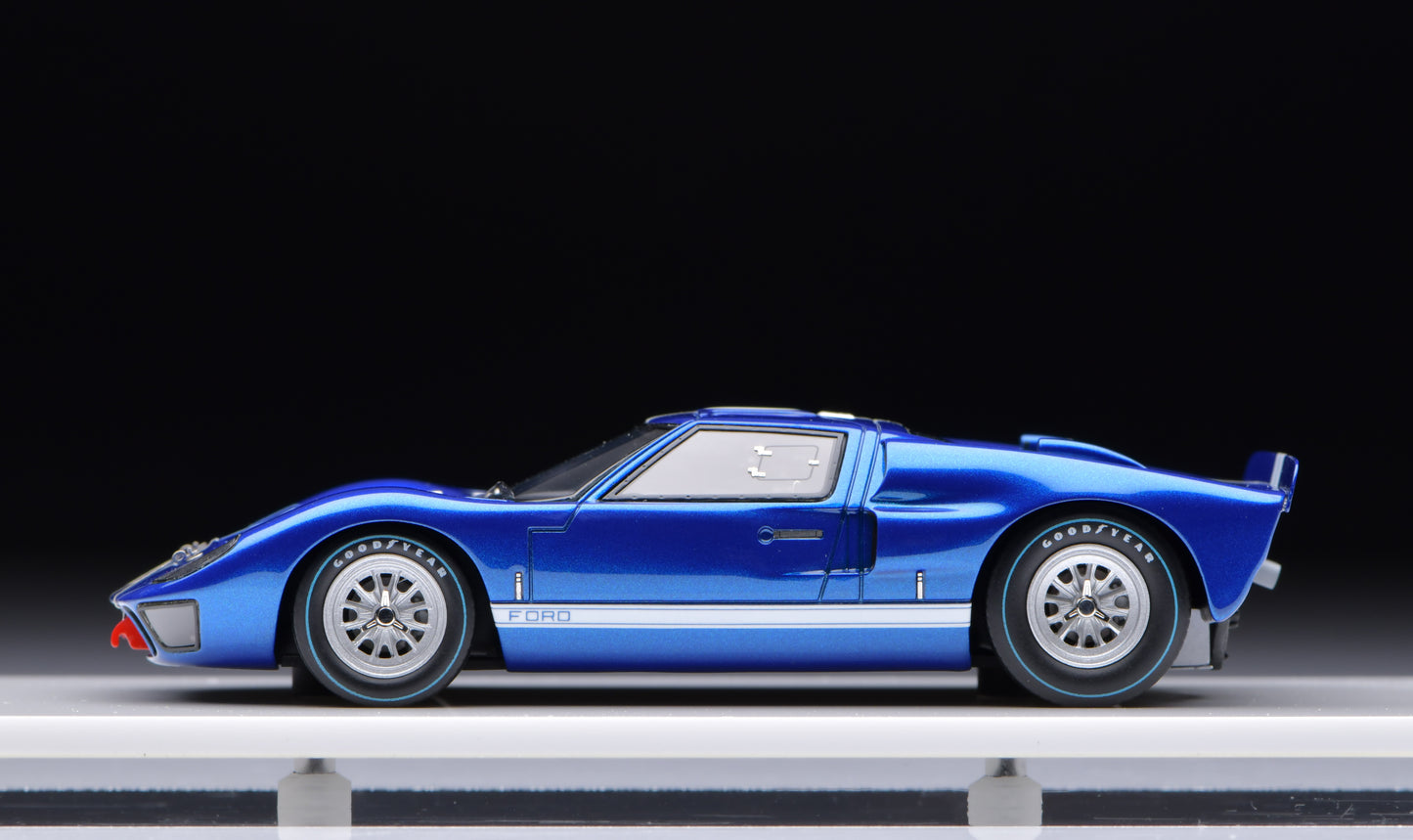 1:43 MakeUp Ford GT40 Mk.II.street EM478A