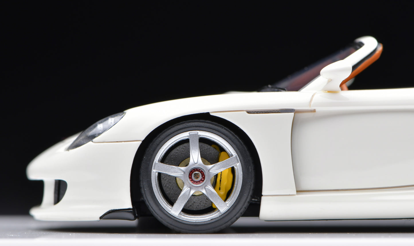 1:43 MakeUp Porsche Carrera GT 2004 EM566B White