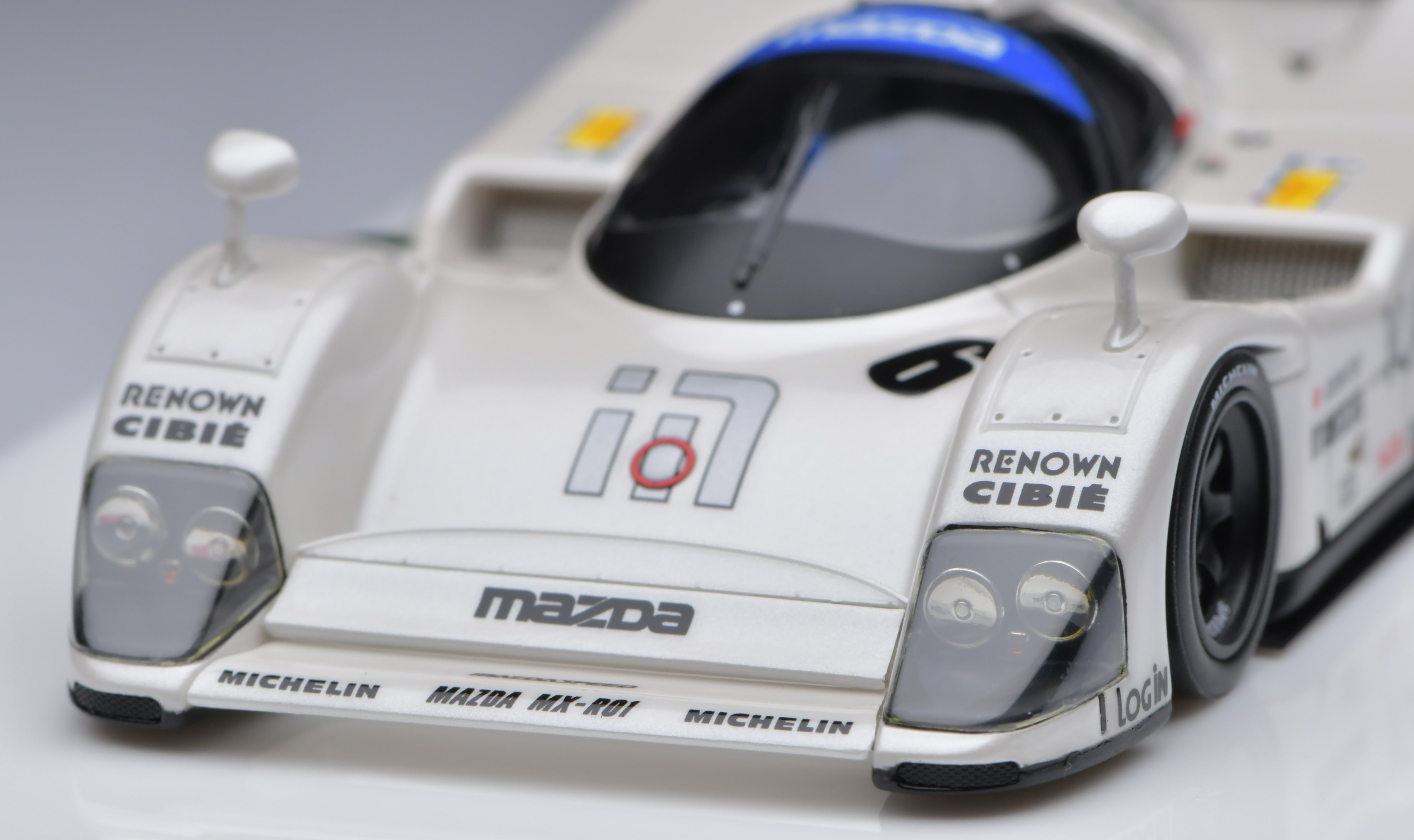 1:43 MakeUp Mazda MXR-01