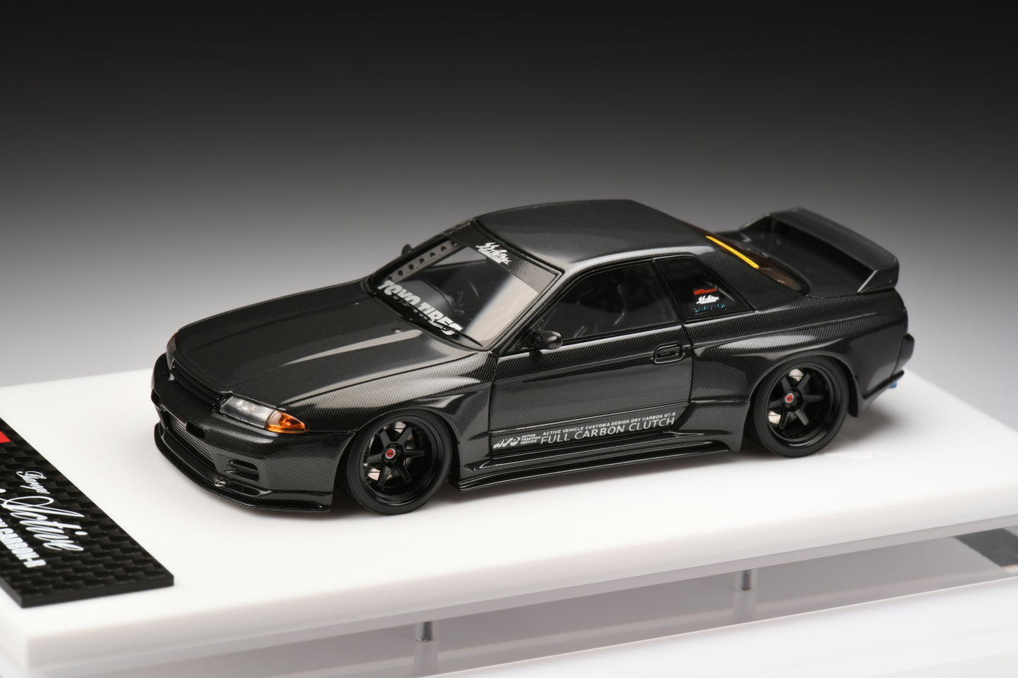 1:43 MakeUp Garage Active Full Dry Carbon-R SEMA show 2021 EM691