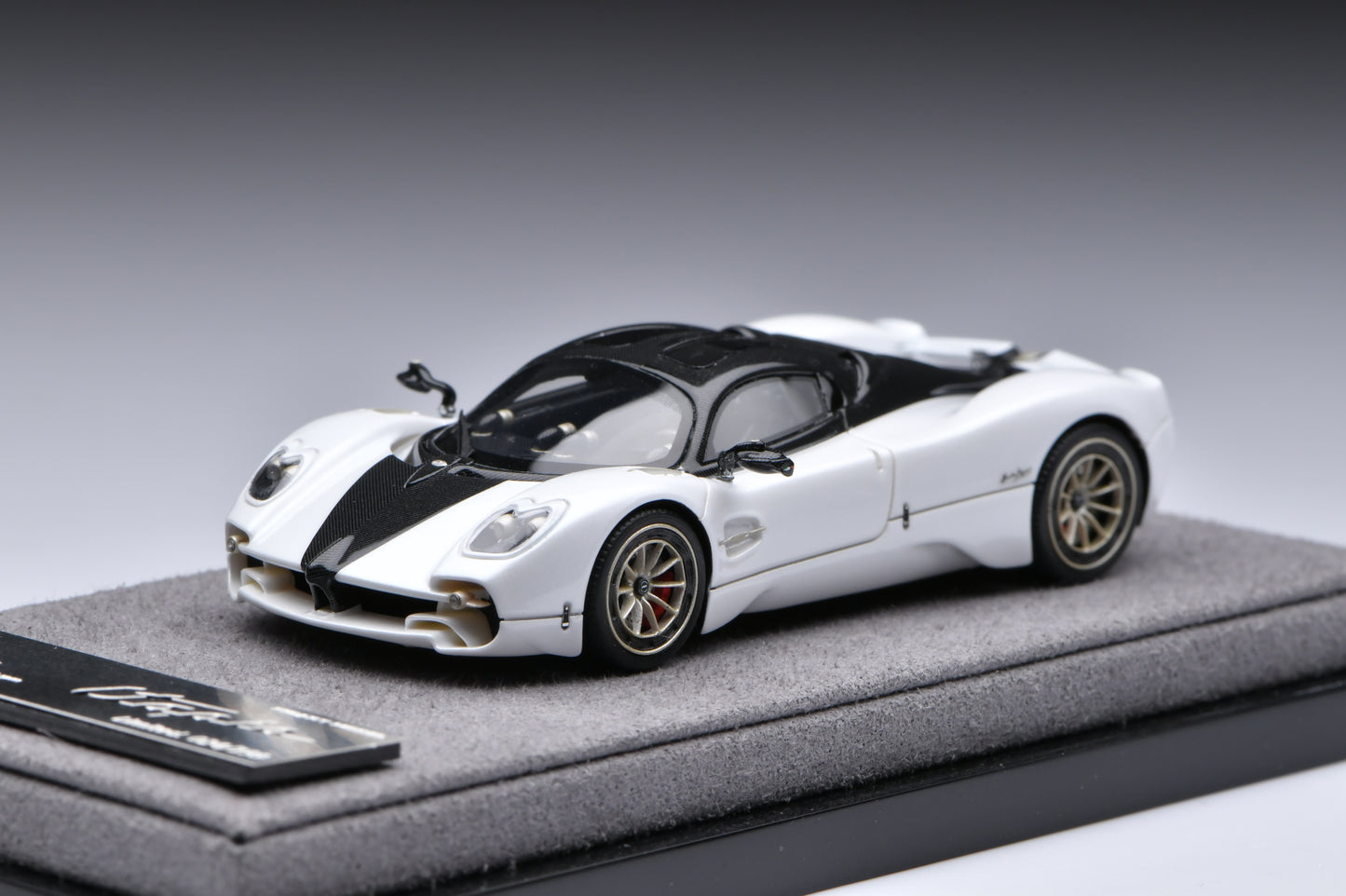 1:64 Figart Pagani Utopia Bianco Benny LG64001F