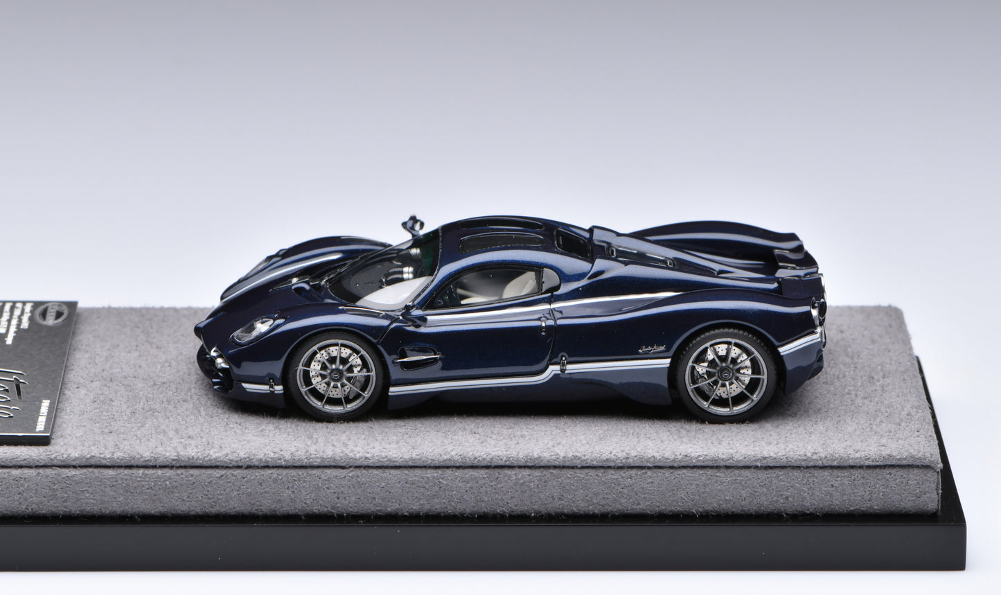 1:64 Figart Pagani Utopia Blu Argentia LG64001B