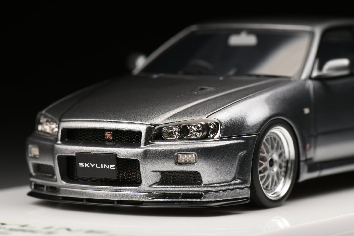 1:43 MakeUp Nissan Skyline GT-R (BNR34) V-spec II 2000 (BBS LM Wheel) EM509C