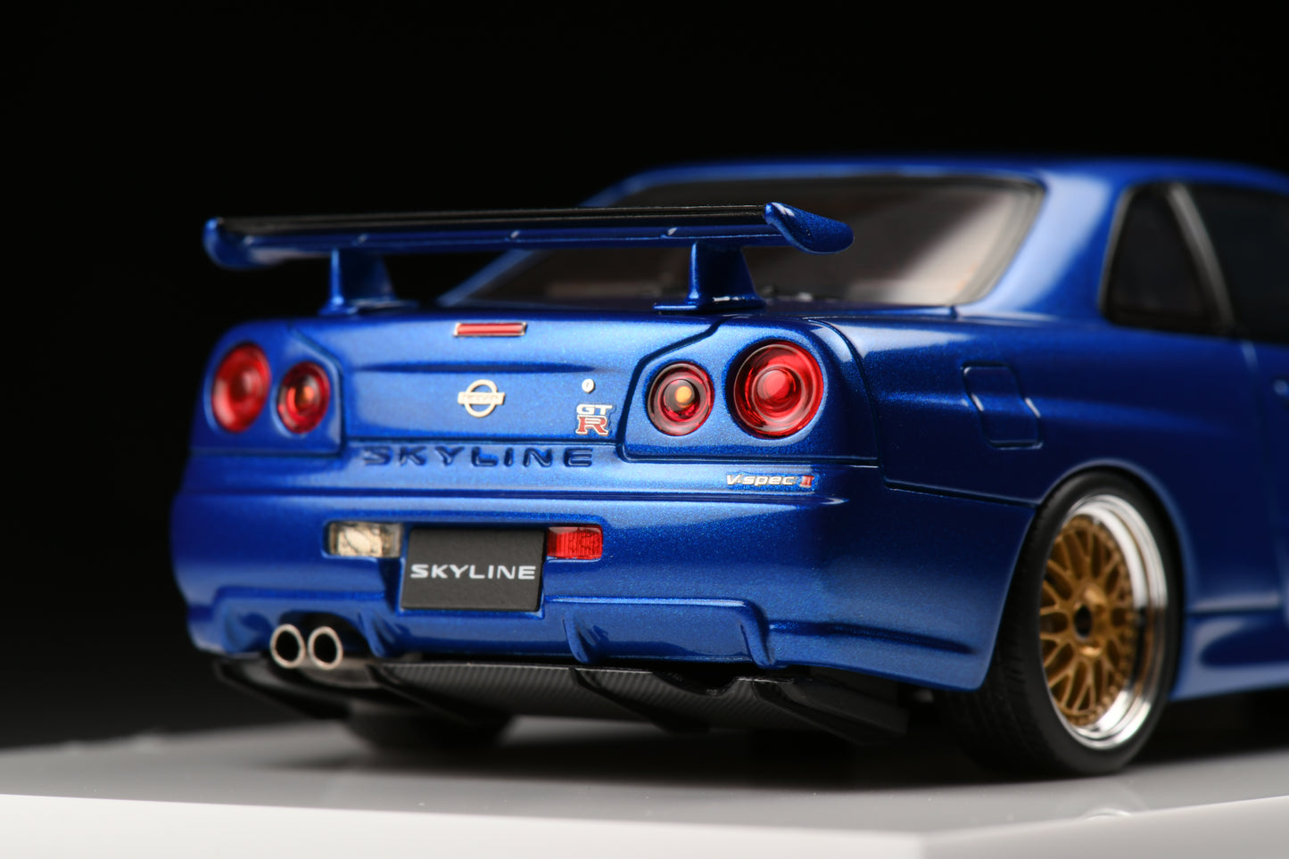 1:43 MakeUp Nissan Skyline GT-R (BNR34) V-spec II 2000 (BBS LM Wheel) EM509A