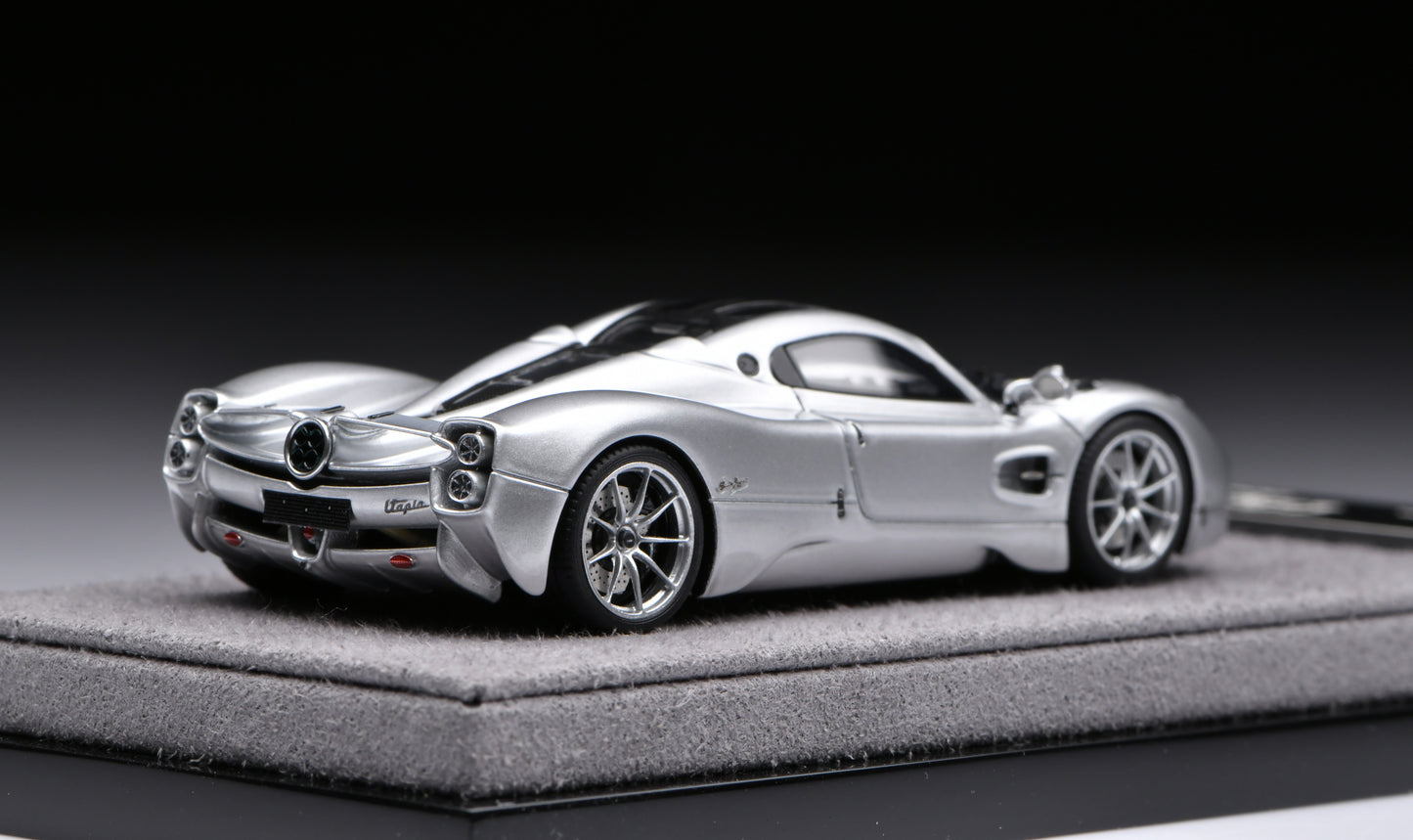 1:64 Figart Pagani Utopia  Light Silver Metallic LG64001D