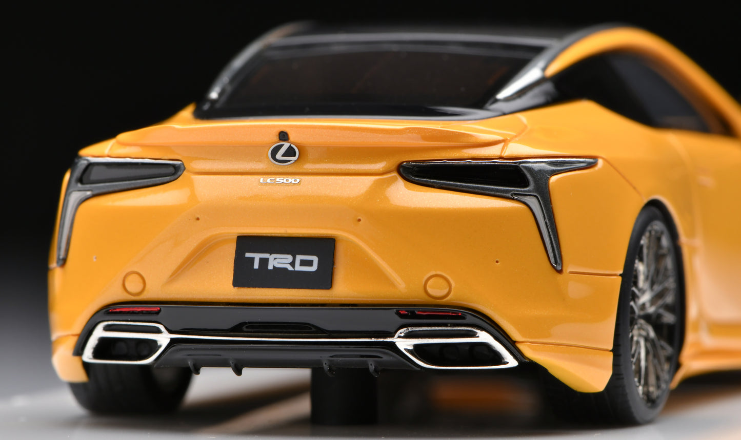 1:43 MakeUp Lexus LC500"TRD Aero Package"EM617B Naples Yellow ContrastLayening
