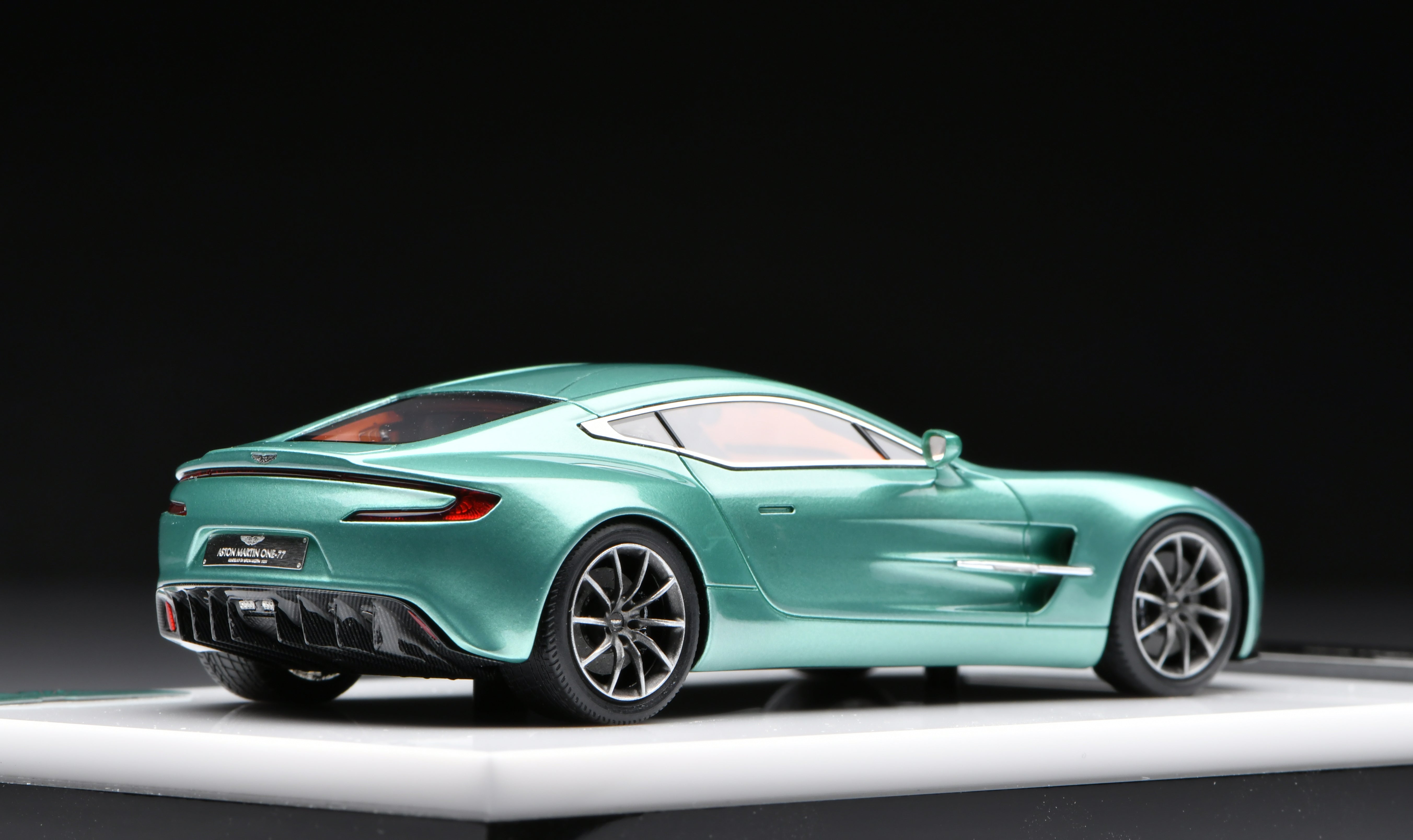 フィガートモデル 1/43 アストンマーティン ONE-77 1:43 Figart Aston Martin ONE-77 Green Pearl – Venom Model