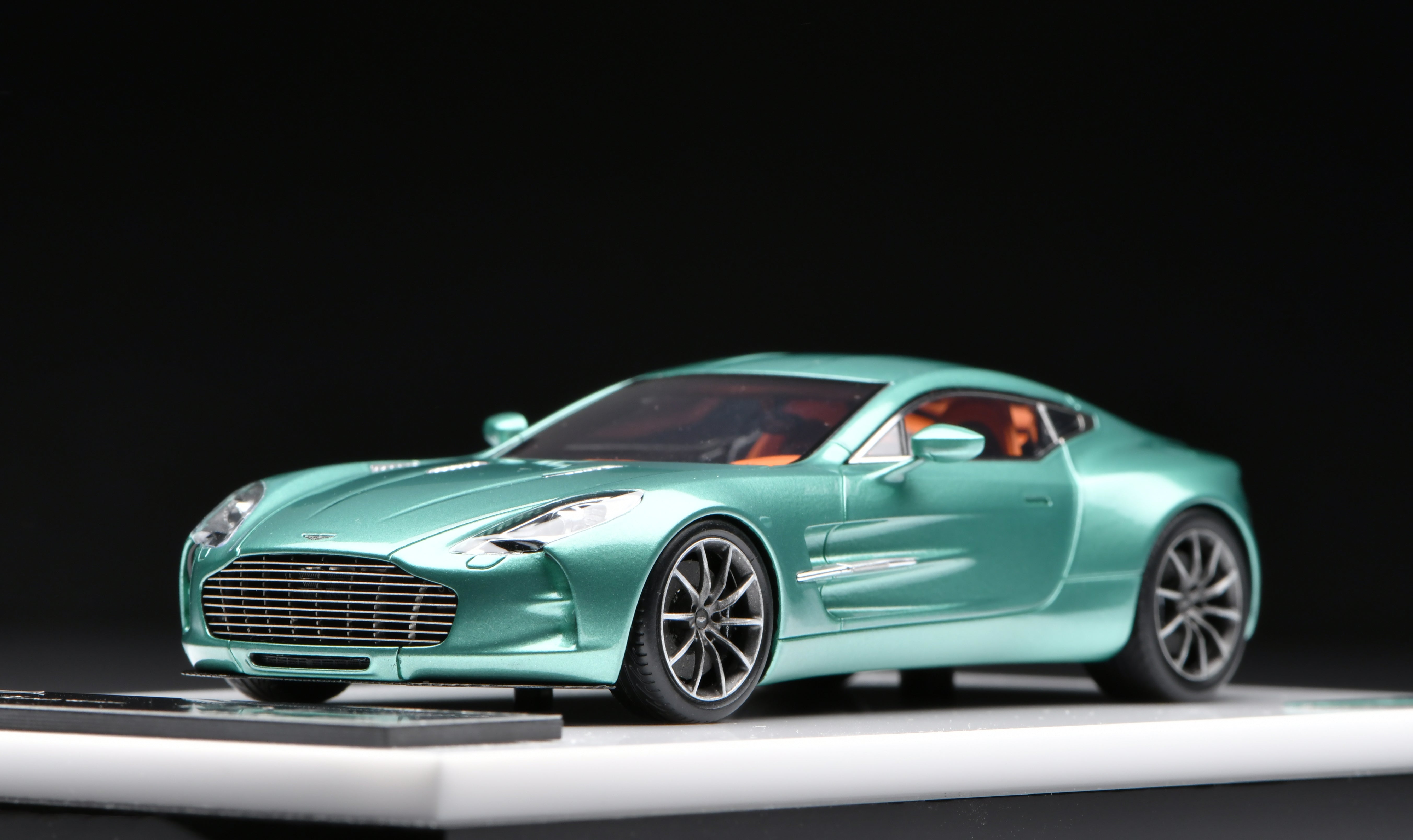 フィガートモデル 1/43 アストンマーティン ONE-77 1:43 Figart Aston Martin ONE-77 Green Pearl – Venom Model