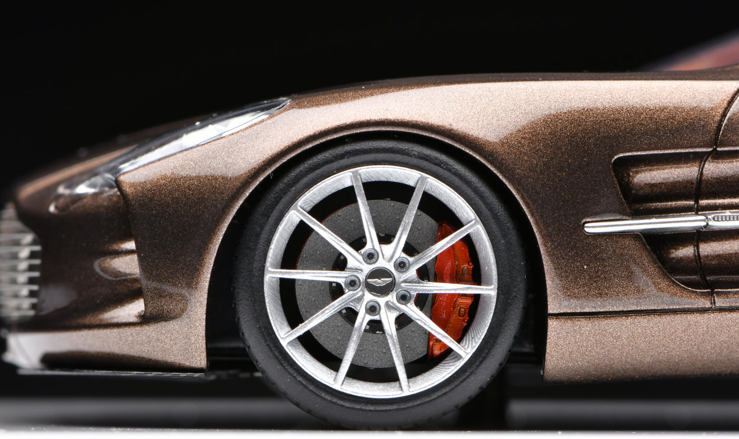 1:43 Figart Aston Martin ONE-77 Bronze Pearl