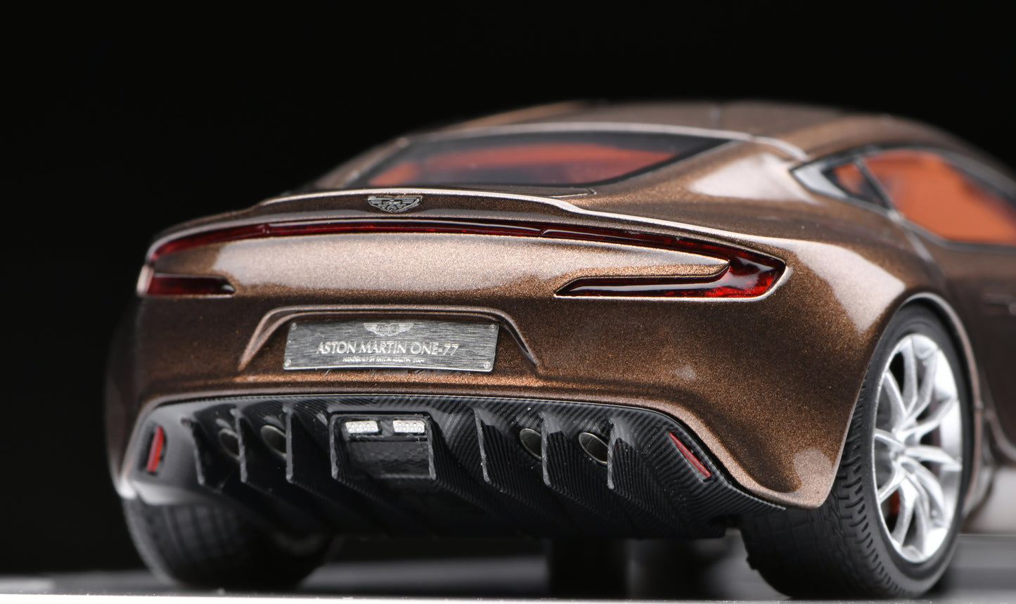 1:43 Figart Aston Martin ONE-77 Bronze Pearl