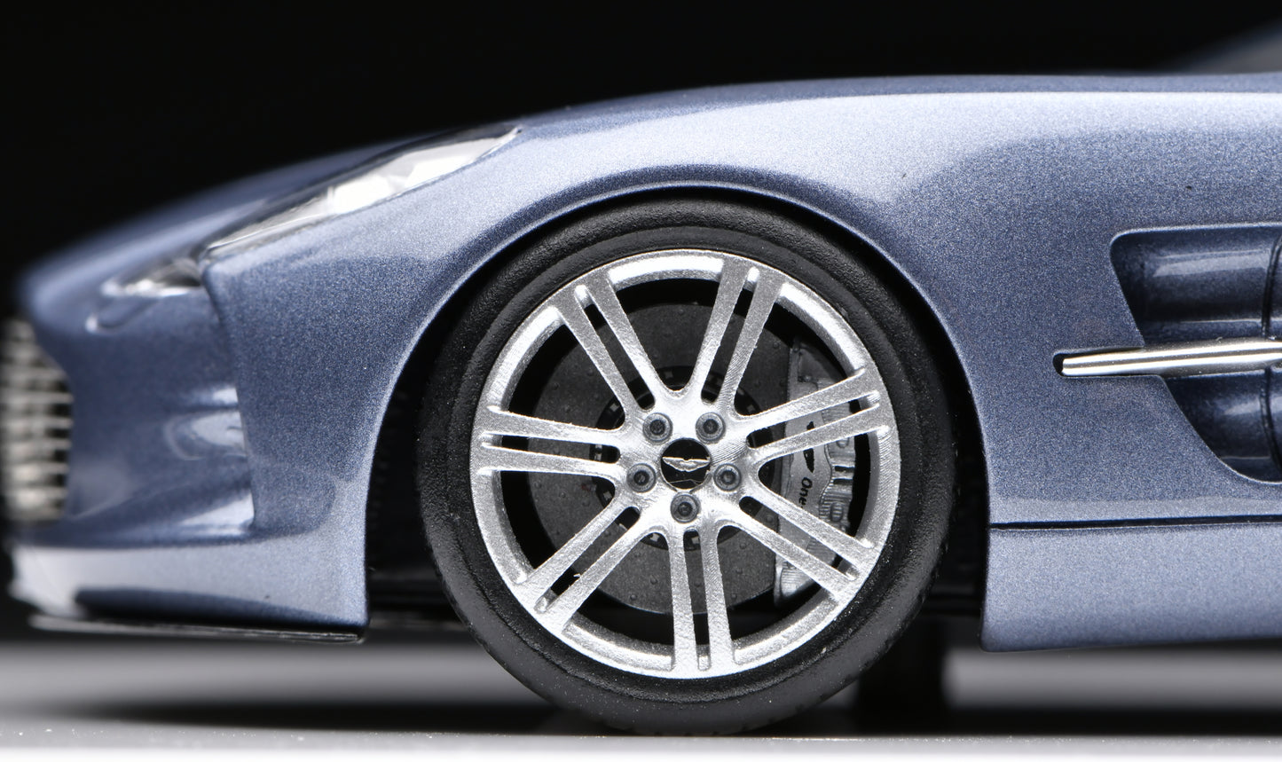 1:43 Figart Aston Martin ONE-77 Villa d "Este Blue"