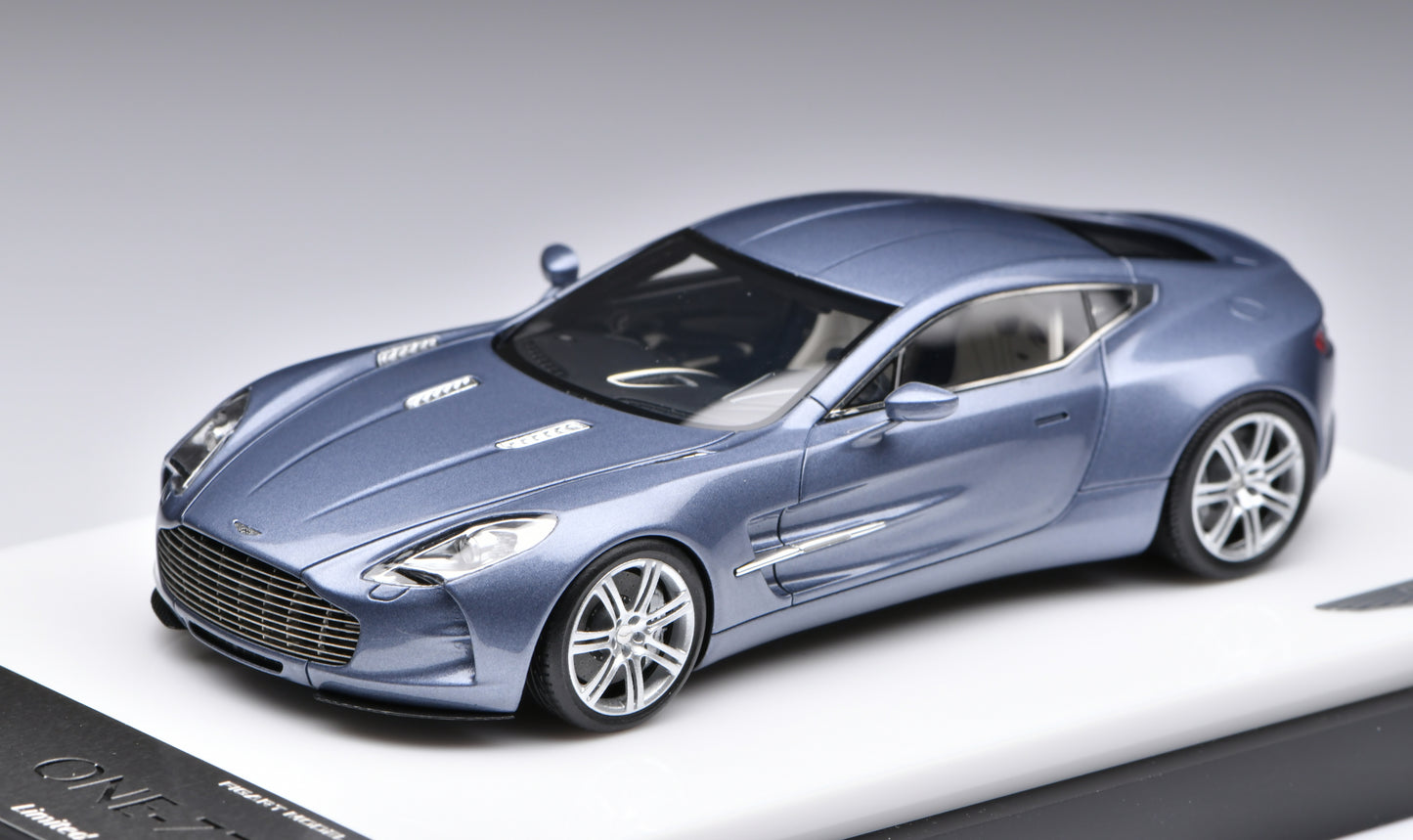 1:43 Figart Aston Martin ONE-77 Villa d "Este Blue"