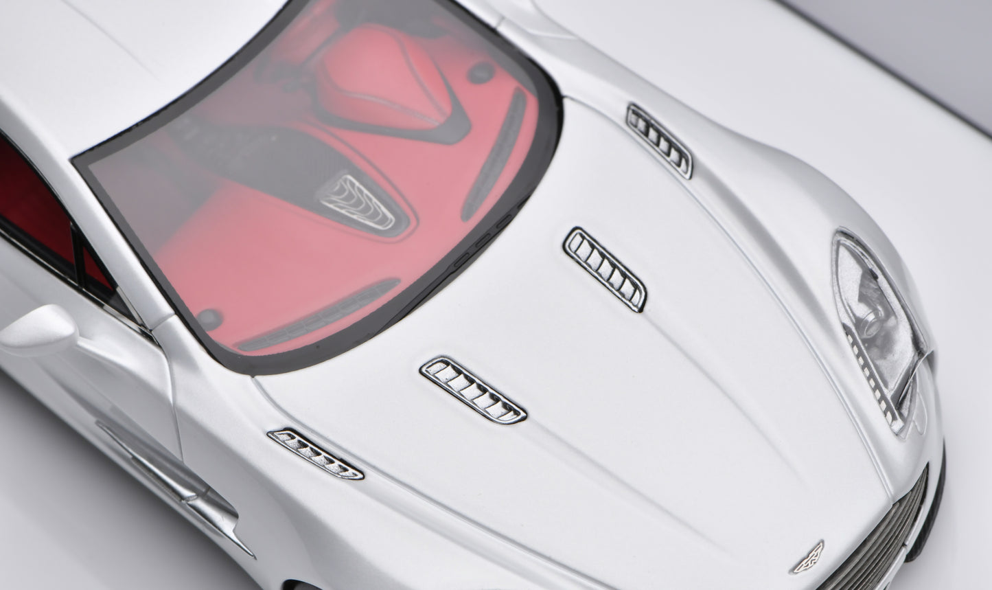 1:43 Figart Aston Martin ONE-77 Morning Frost White