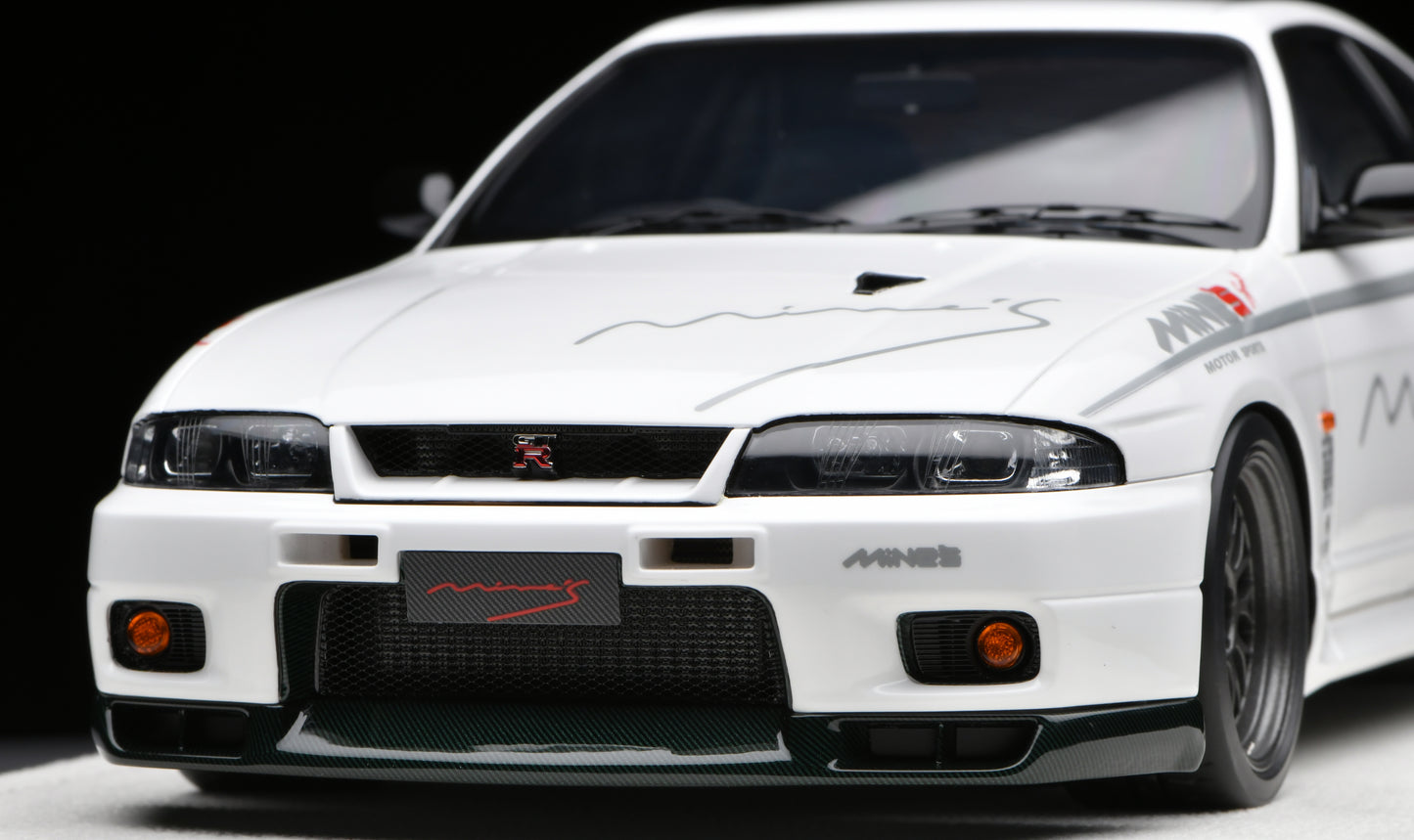1:18 MakeUp Nissan Skyline GTR R33 BUILT BY LEGENDS Mine's EML133