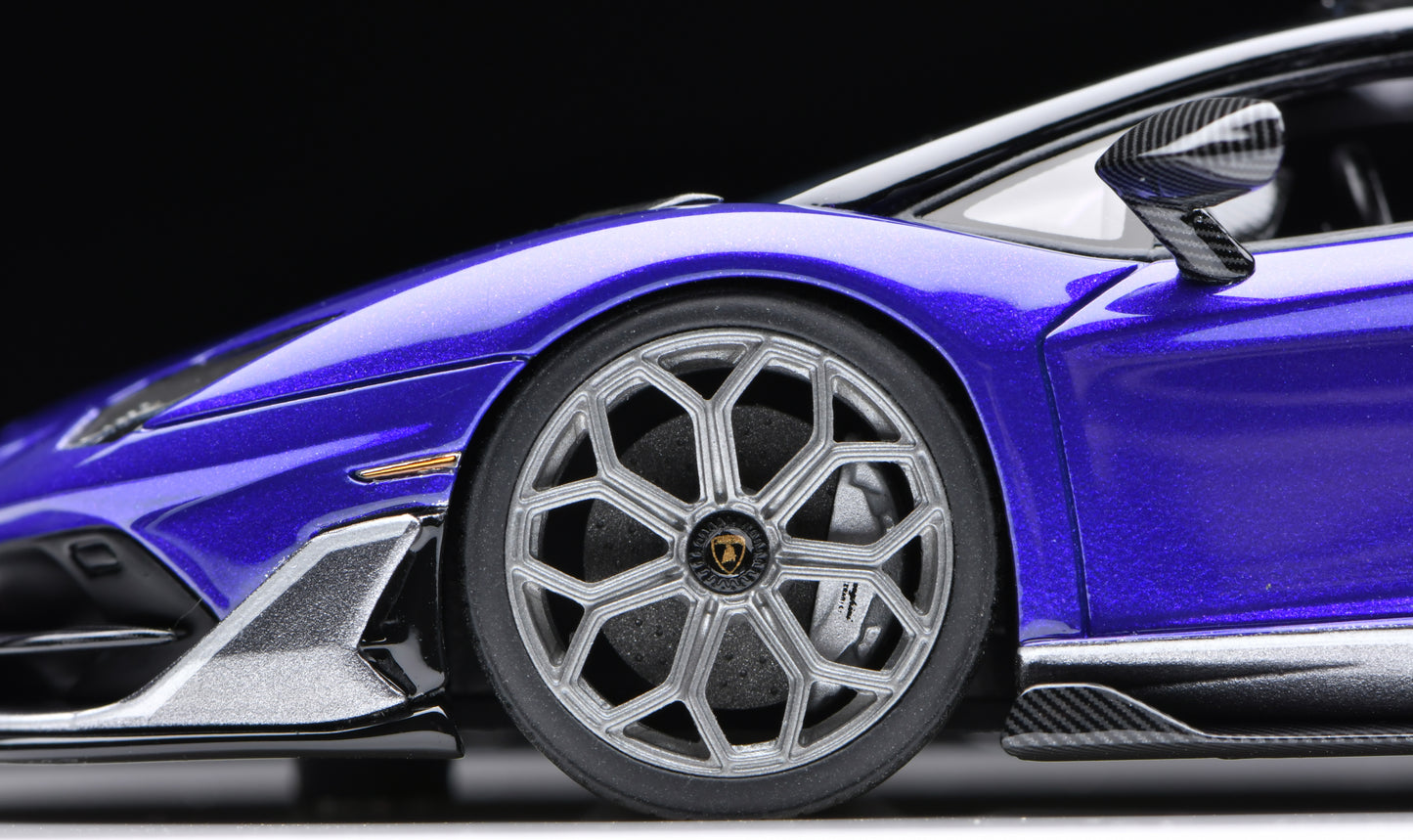 1:43 MakeUp Lamborghini Aventador SVJ Roadster Ad Personam 2tone Paint EM669C