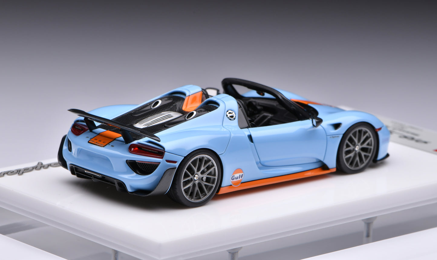 1:43 MakeUp Porsche 918 Spyder Weissach Package GULF (Rear Wing Up) with Gulf Helmet EM812B