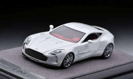 1:64 Figart Aston Martini ONE-77 Morning Frost White