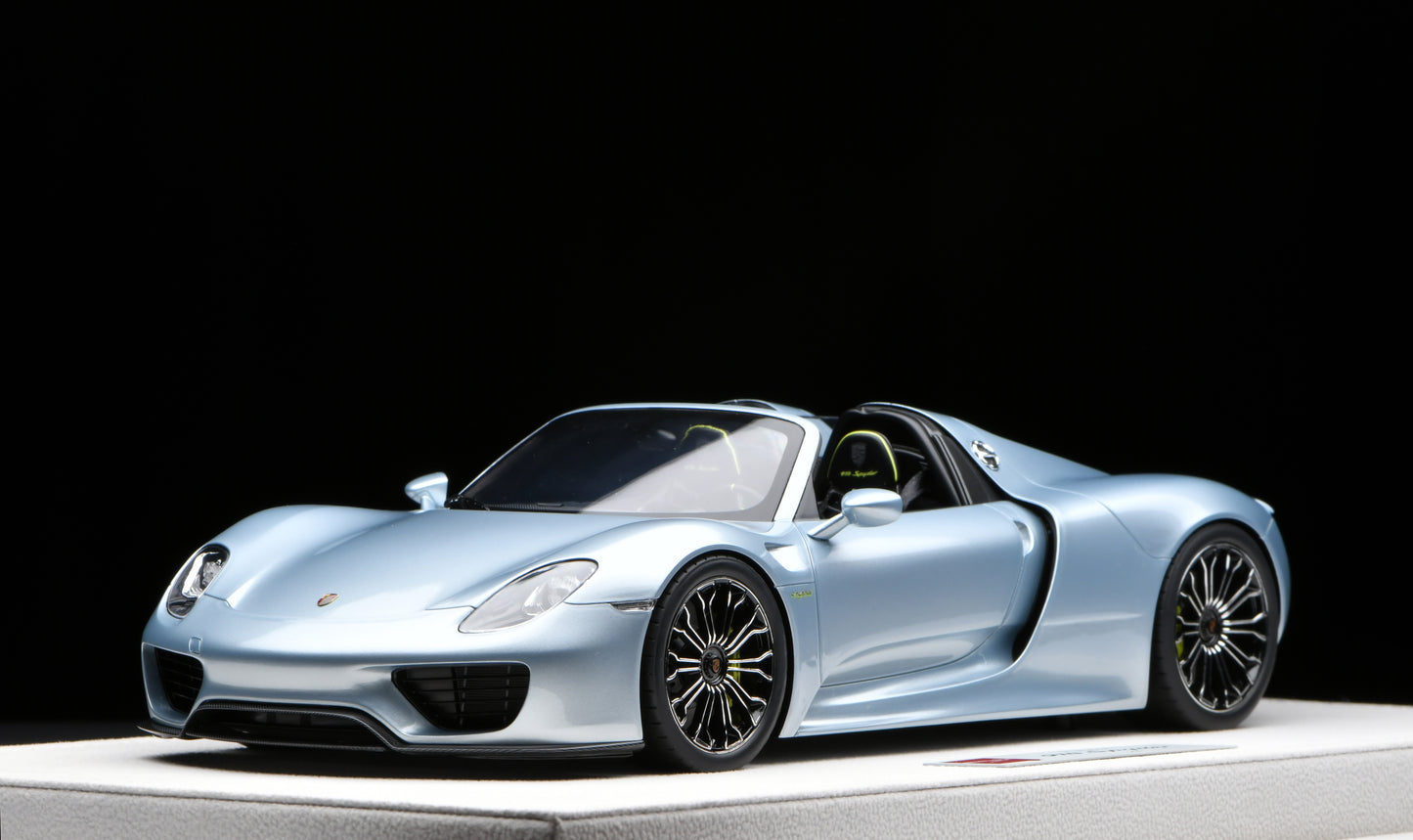 1:18 MakeUp Porsche 918 Spyder Liquid Metal Chrome Blue EML045F