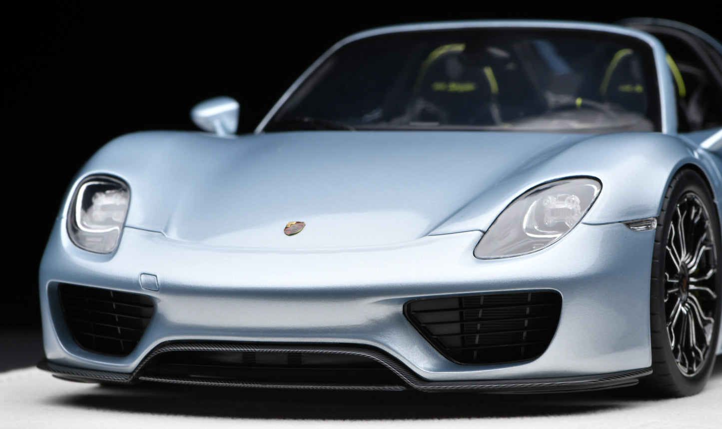 1:18 MakeUp Porsche 918 Spyder Liquid Metal Chrome Blue EML045F