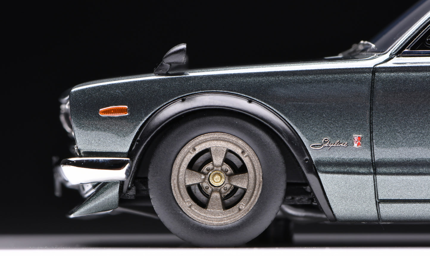 1:43 MakeUp Nissan Skyline 2000GTR KPGC10 with Spoiler(NISSAN Works wheel)VM244E