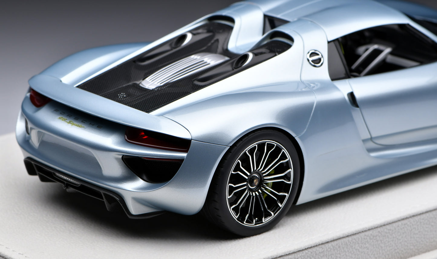 1:18 MakeUp Porsche 918 Spyder Liquid Metal Chrome Blue EML045F