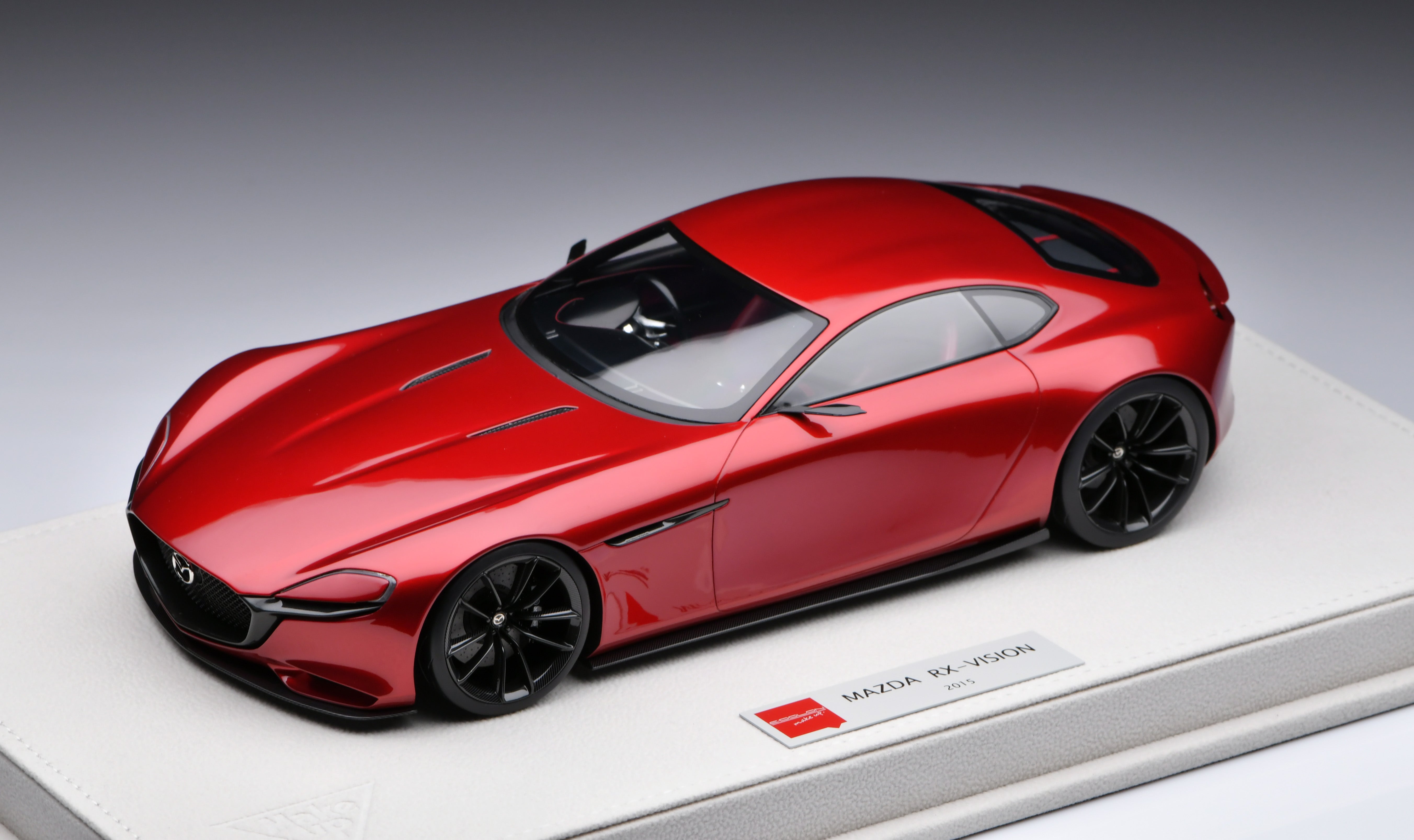 1:18 MakeUp Mazda RX-VISION 2015 EML023 – Venom Model