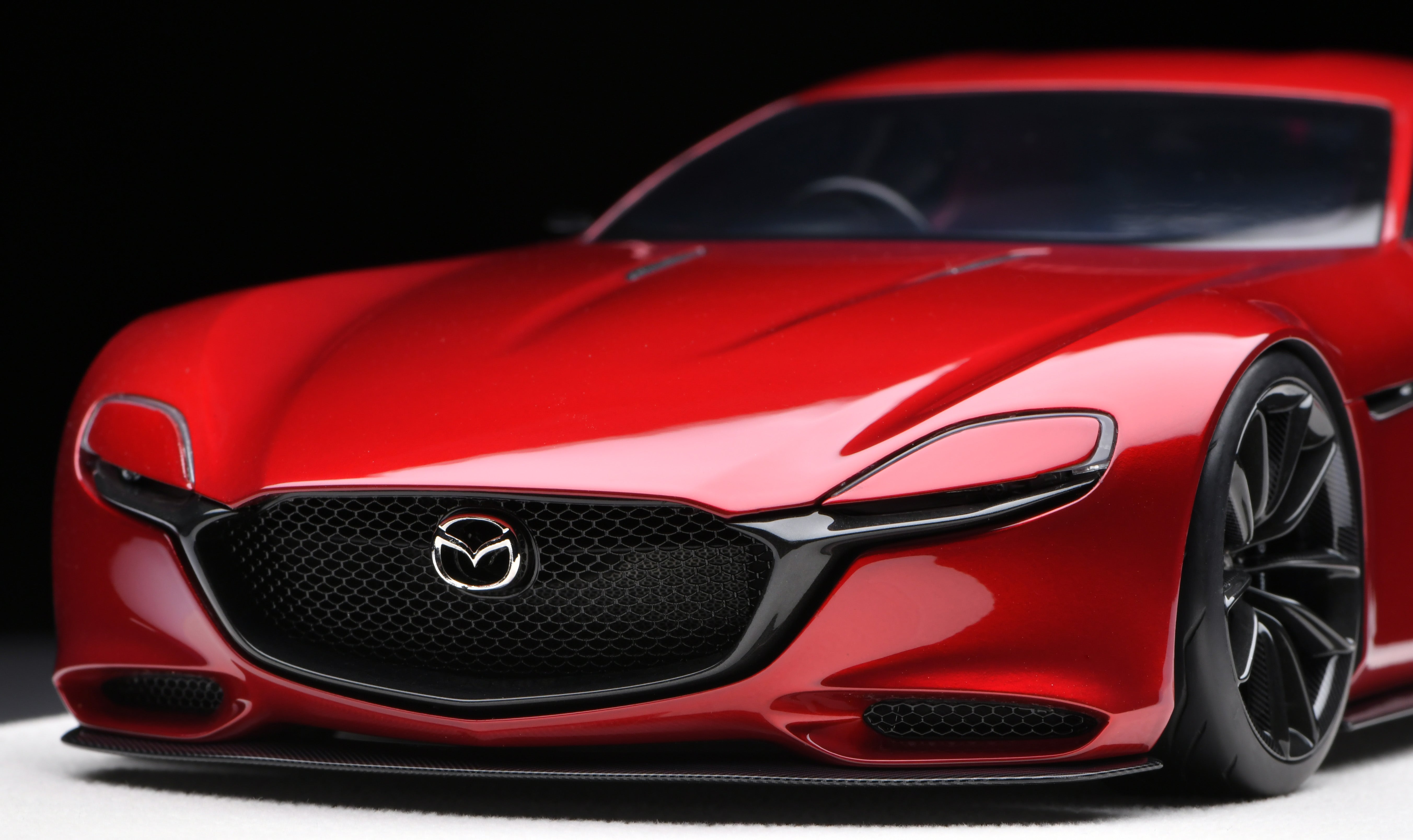 1:18 MakeUp Mazda RX-VISION 2015 EML023 – Venom Model