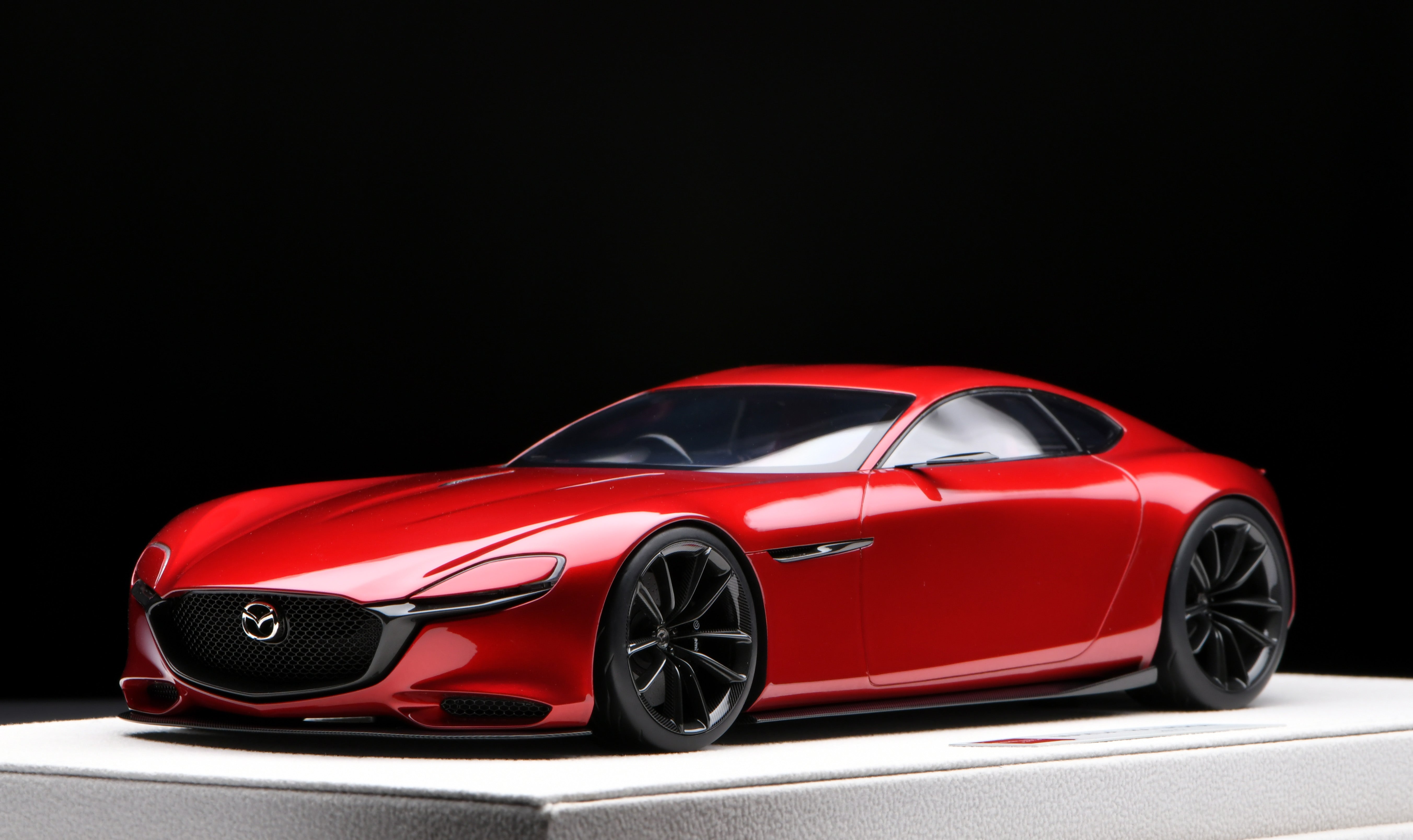 1:18 MakeUp Mazda RX-VISION 2015 EML023 – Venom Model