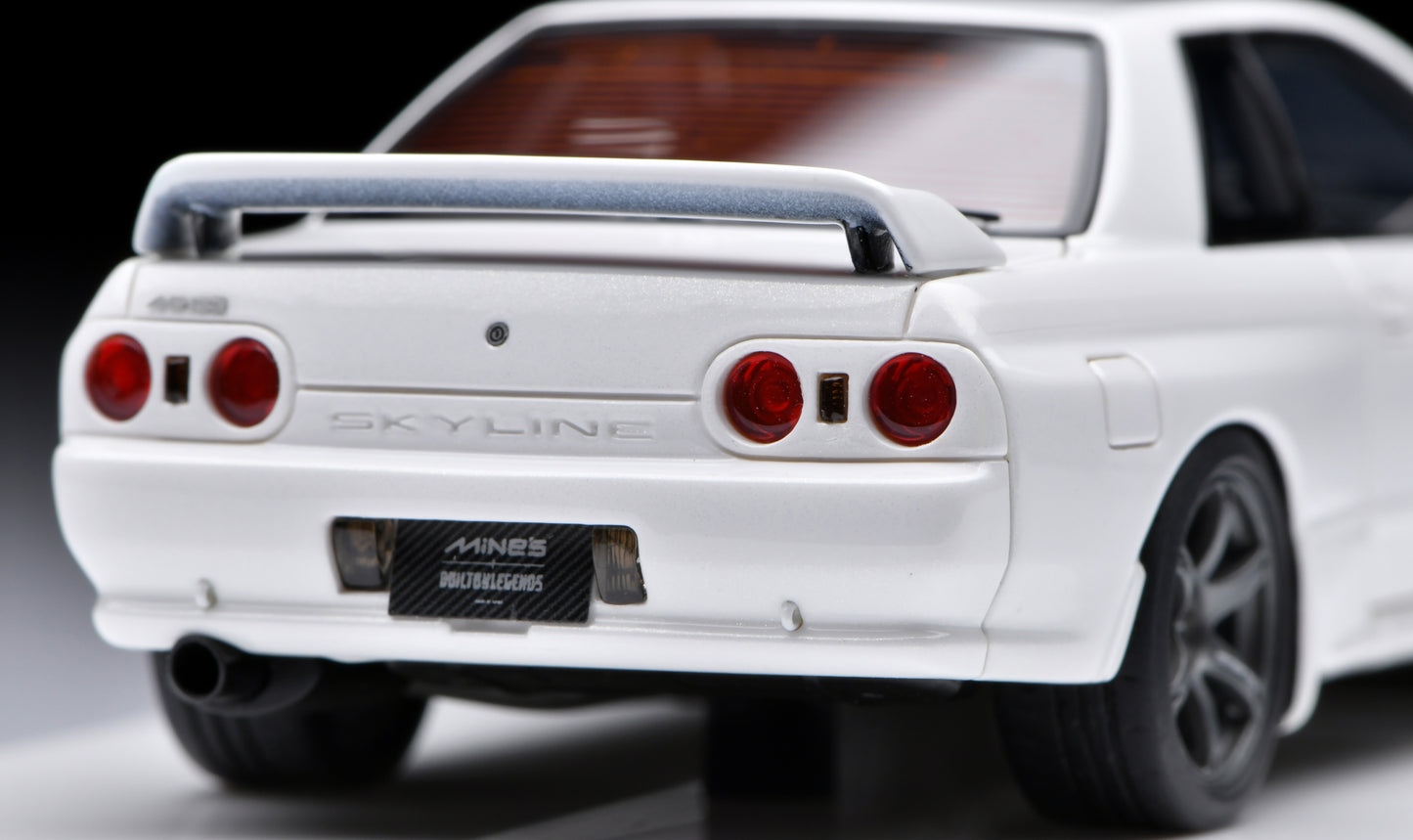 1:43 MakeUp BUILT BY LEGENDS Mine's Skyline GT-R R32 Shiranami White EM679A