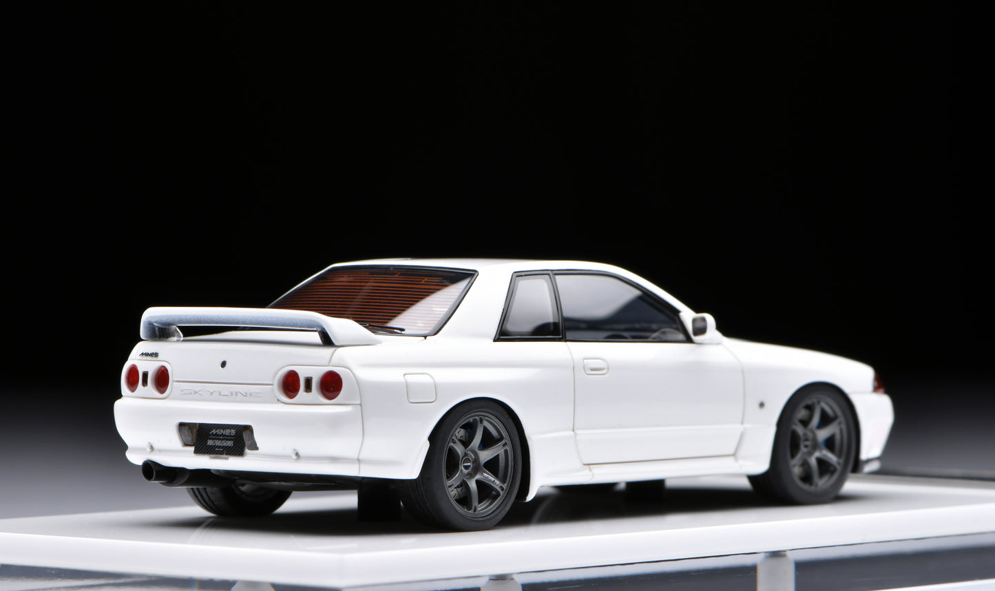 1:43 MakeUp BUILT BY LEGENDS Mine's Skyline GT-R R32 Shiranami White EM679A