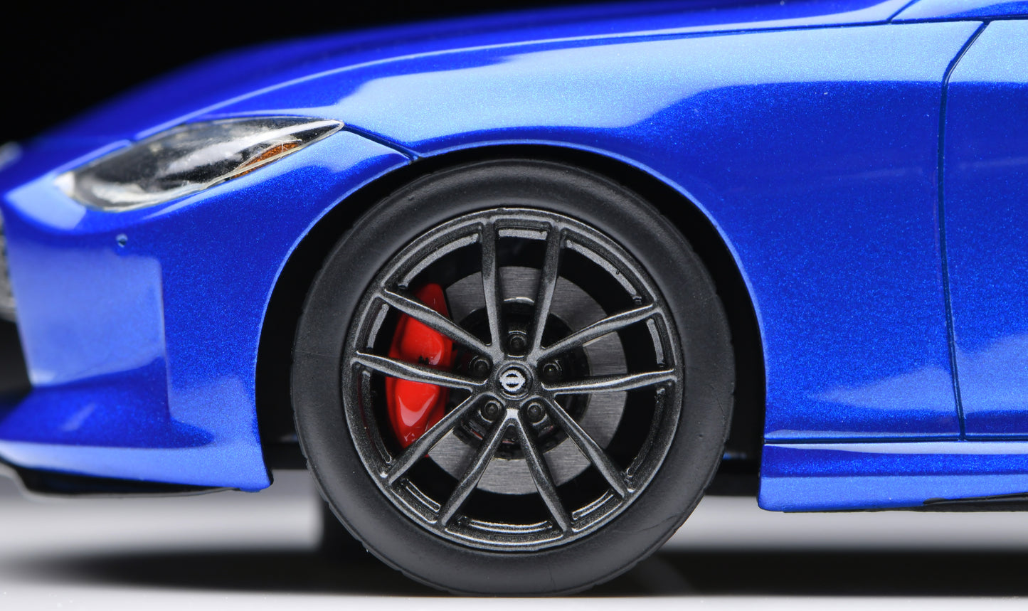 1:43 MakeUp Nissan Fairlady Z(RZ34) Seiran Blue EM648A