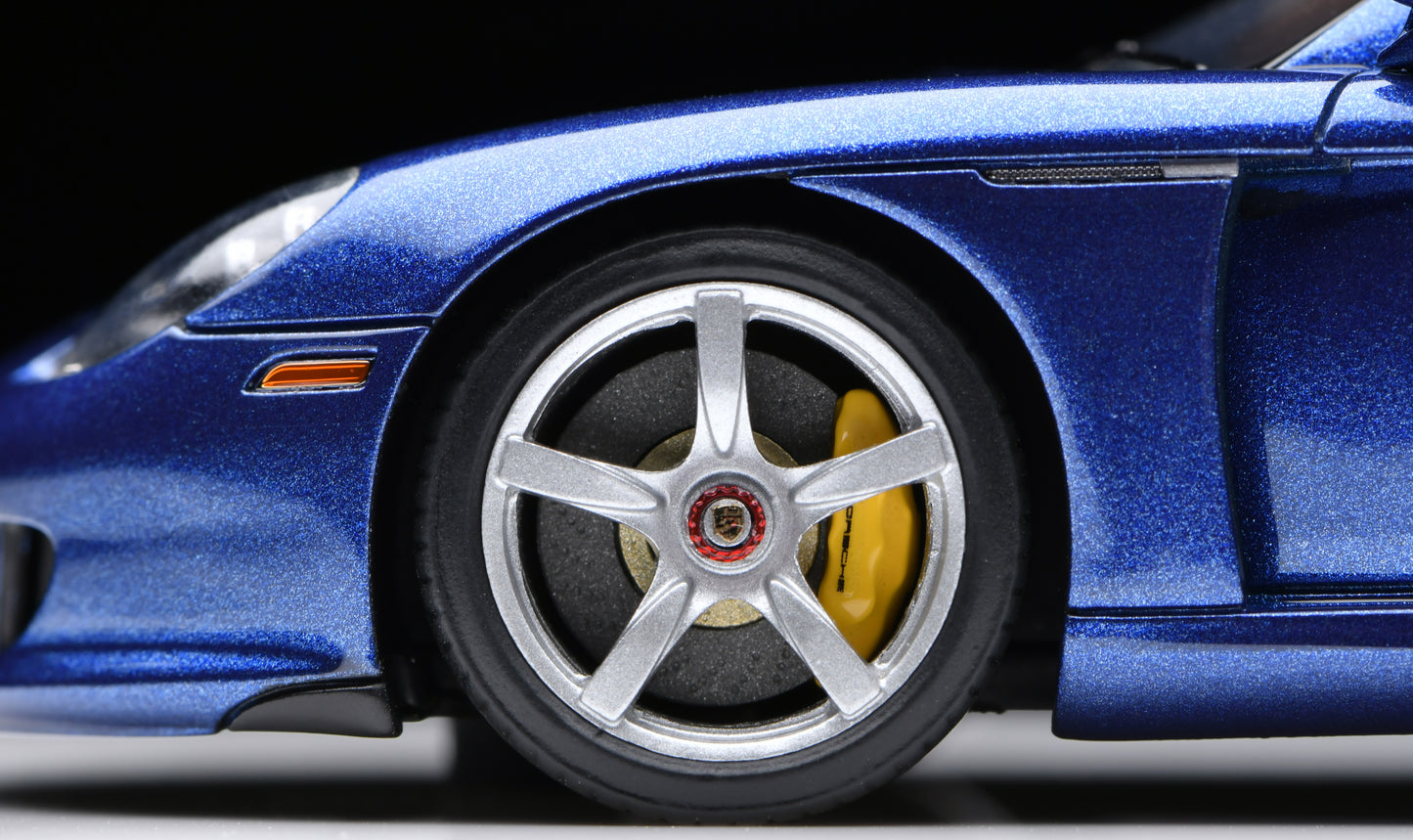 1:43 MakeUp Porsche Carrera GT(Rear wing up)  Topaz Blue Metallic EM567J
