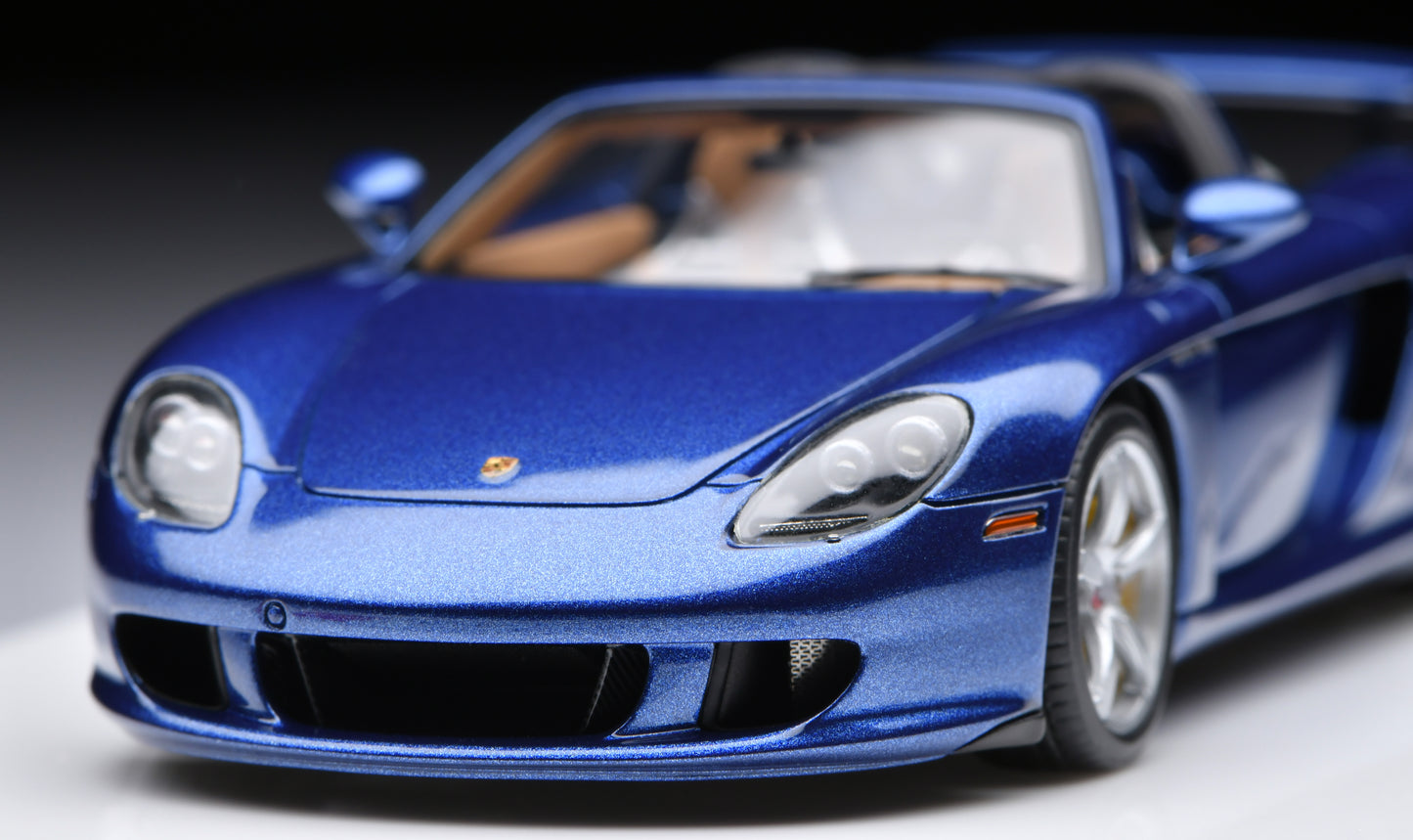1:43 MakeUp Porsche Carrera GT(Rear wing up)  Topaz Blue Metallic EM567J