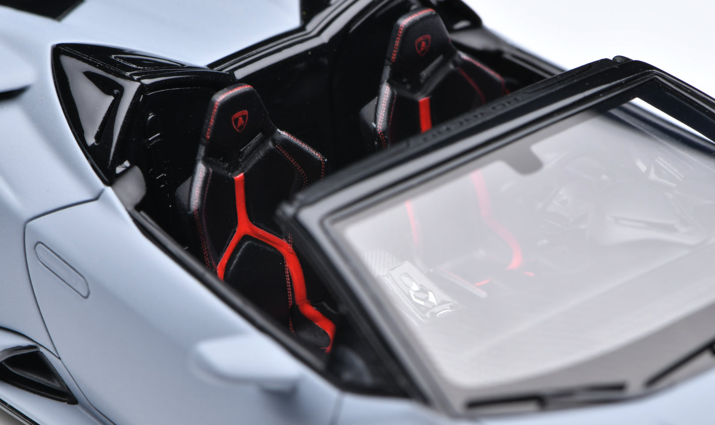 1:43 MakeUp Lamborghini Huracan EVO Spyder (Loge Wheel) Grigio Acheso EM524D